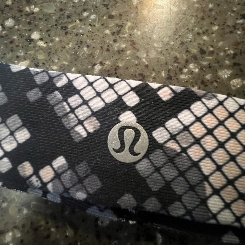 Lululemon Non Slip Fly Away Tamer Cardio Cross Headbands Activewear Yoga Workout